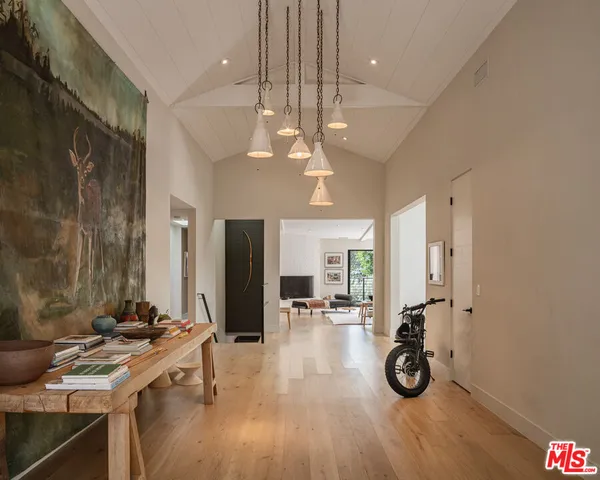 $8,995,000 | 226 South Rimpau Boulevard, Los Angeles, CA 90004