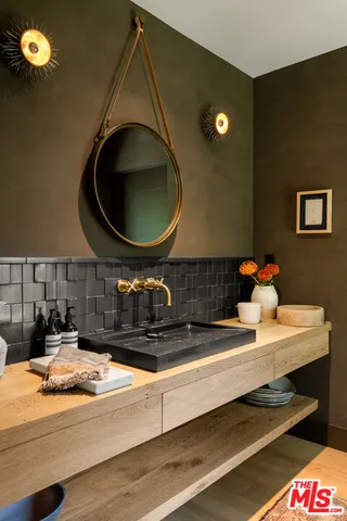 $8,995,000 | 226 South Rimpau Boulevard, Los Angeles, CA 90004