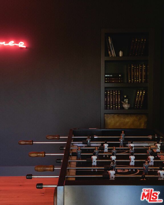 226 South Rimpau Boulevard Los Angeles, CA 90004 - Photo 34 of 43 a view of room with furniture