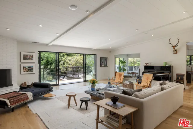 $8,995,000 | 226 South Rimpau Boulevard, Los Angeles, CA 90004