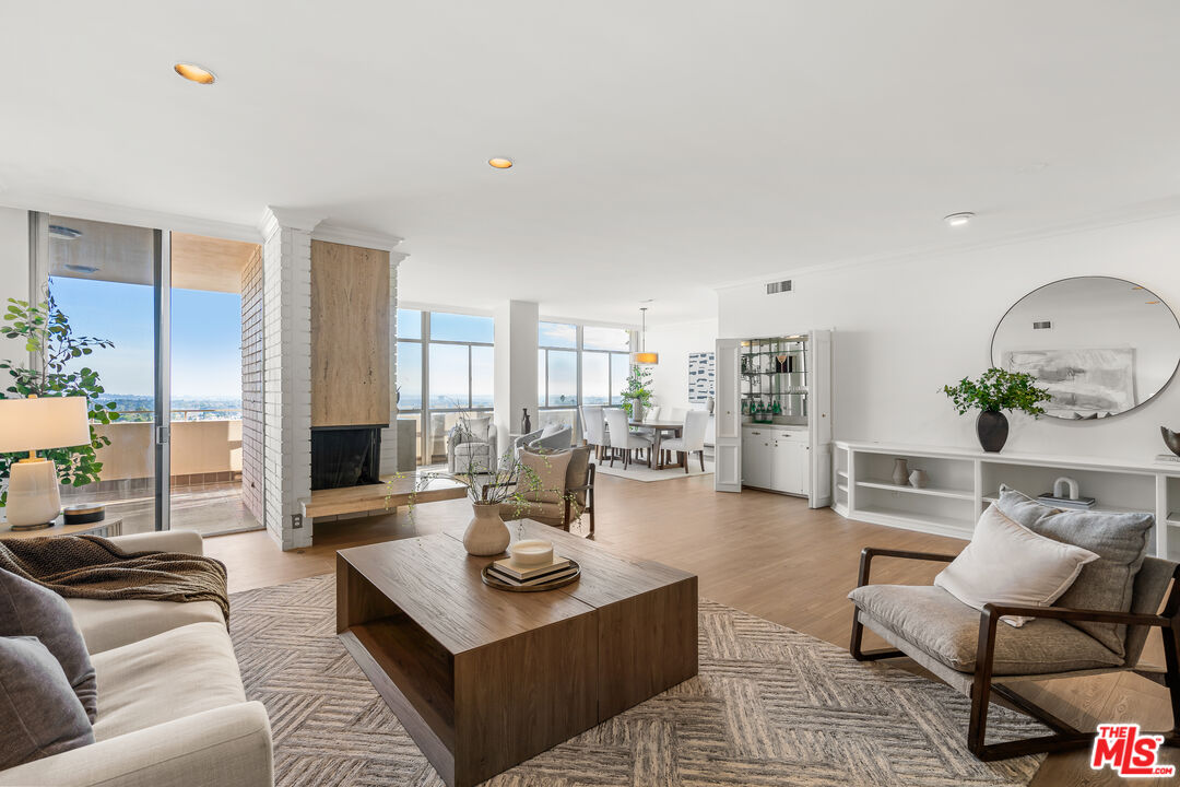 1333 South Beverly Glen Blvd Unit 906