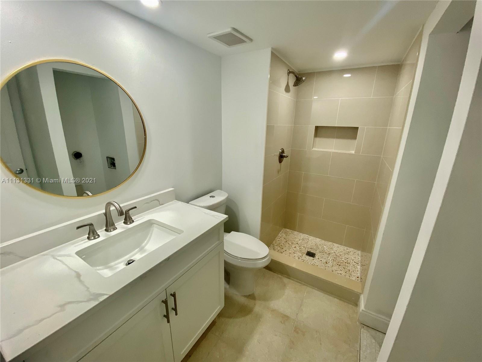 8320 Casa Del Lago, Unit H Boca Raton, FL 33433 - Photo 7 of 12 Gallery Image 7