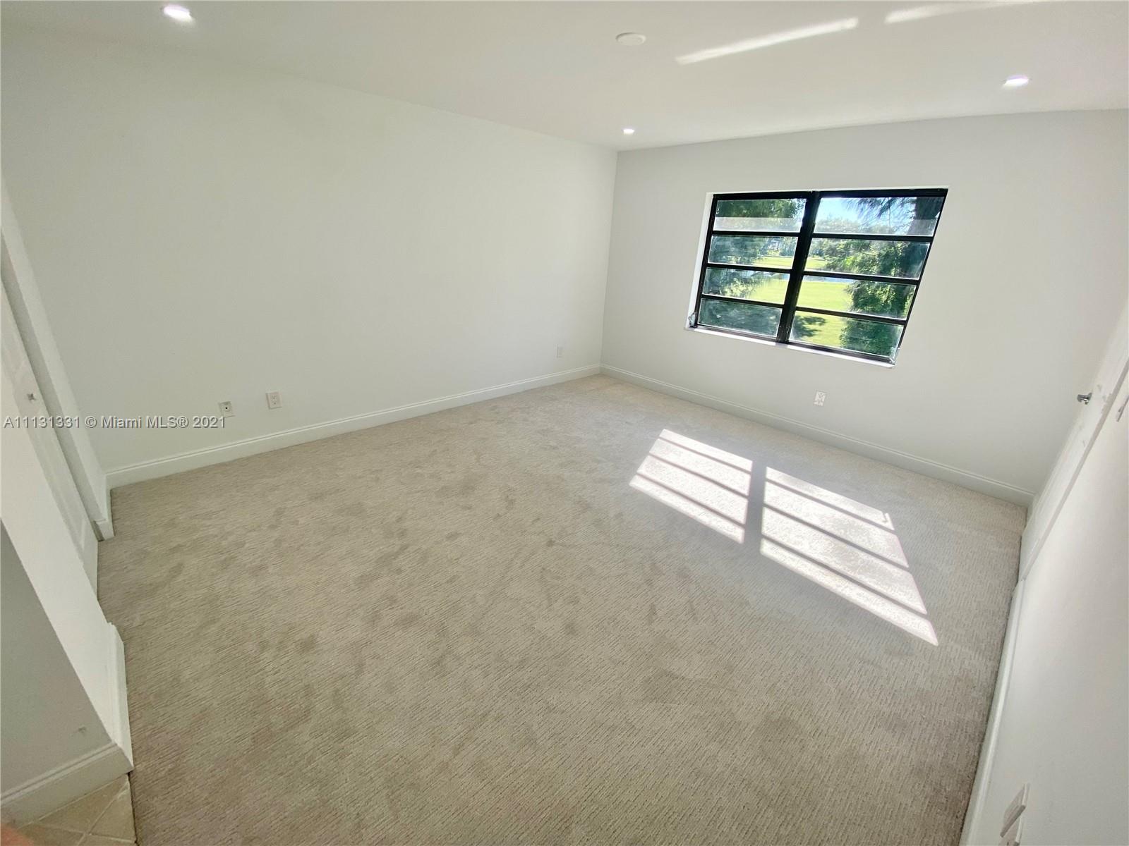 8320 Casa Del Lago, Unit H Boca Raton, FL 33433 - Photo 9 of 12 Gallery Image 9