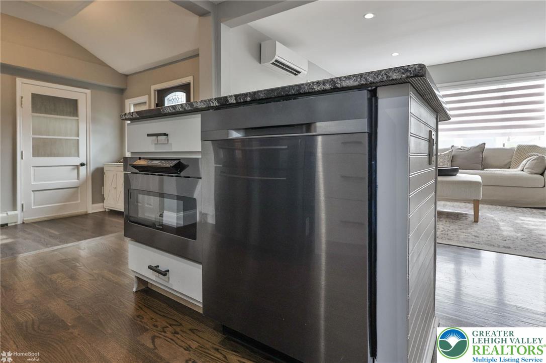 216 Young Road Nazareth, PA 18064 - Photo 17 of 54