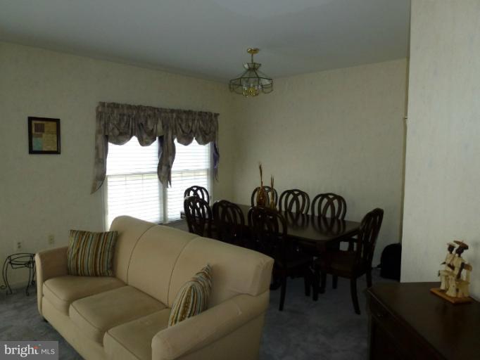 8017 Hilliard Drive Manassas, VA 20109 - Photo 1 of 13 Family Room