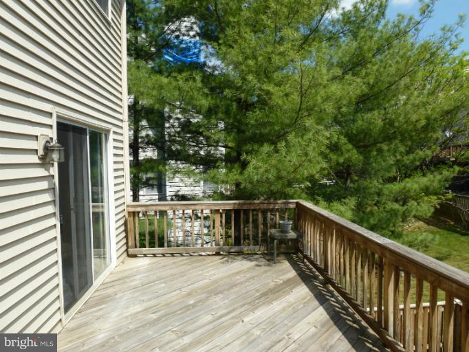 8017 Hilliard Drive Manassas, VA 20109 - Photo 5 of 13 Exterior (Rear)