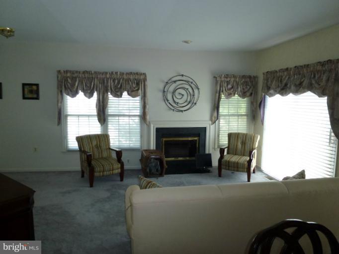 8017 Hilliard Drive Manassas, VA 20109 - Photo 7 of 13 Family Room