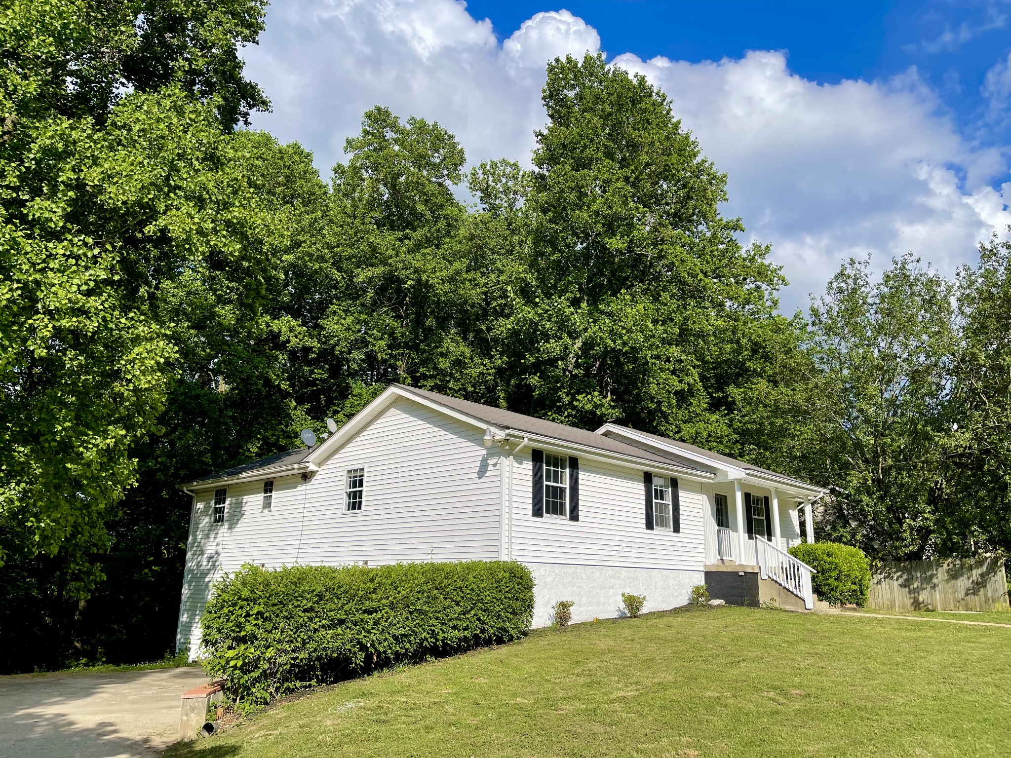 1013 Winding Ridge Road Goodlettsville, TN 37072 - Photo 1 of 27 Gallery Image 1