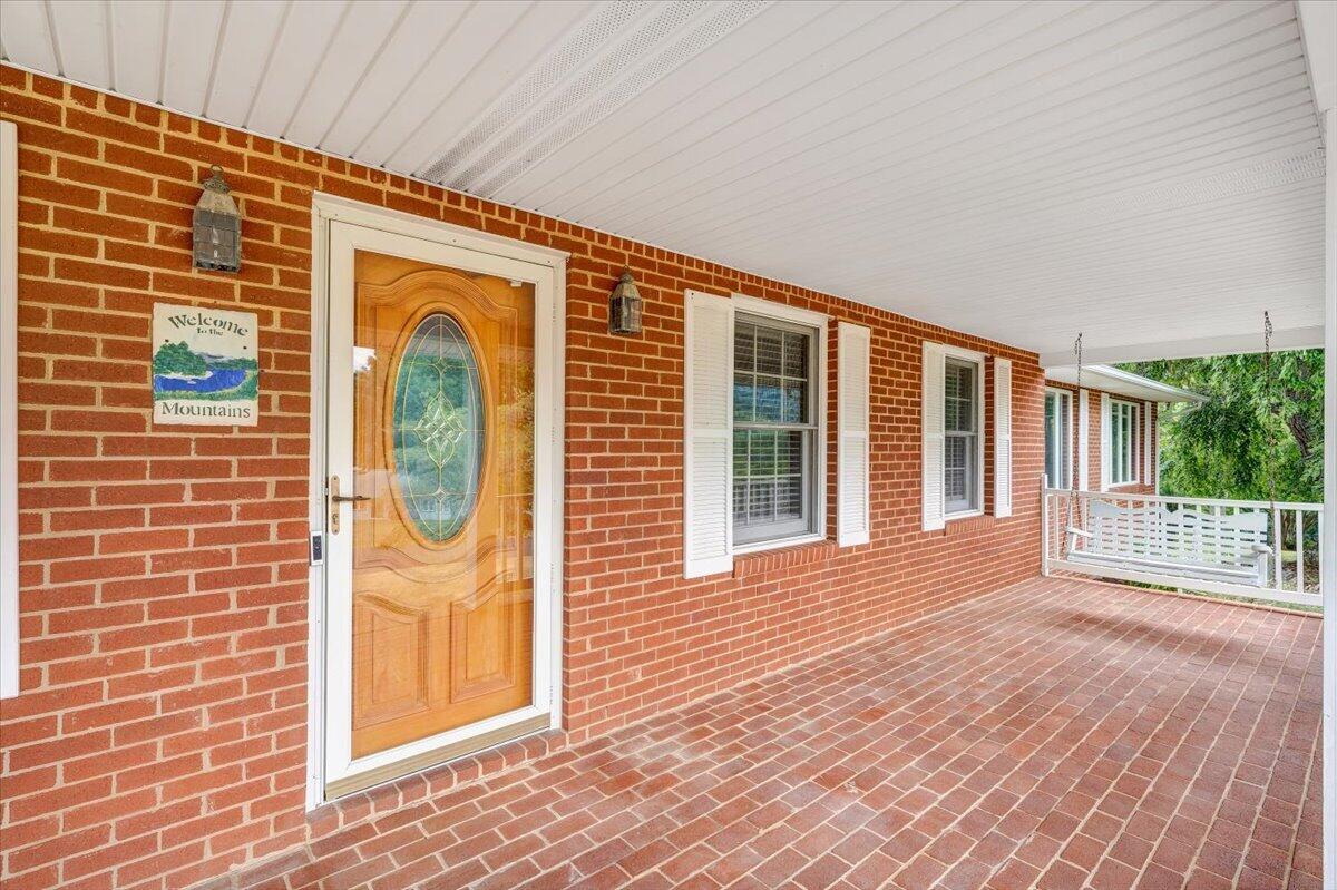 7031 Highfields Farm Trail Roanoke, VA 24018 - Photo 3 of 88 003-MIB08103