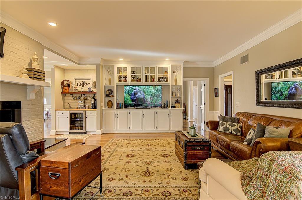 606 Hobbs Road Greensboro, NC 27403 - Photo 11 of 30 Gallery Image 11