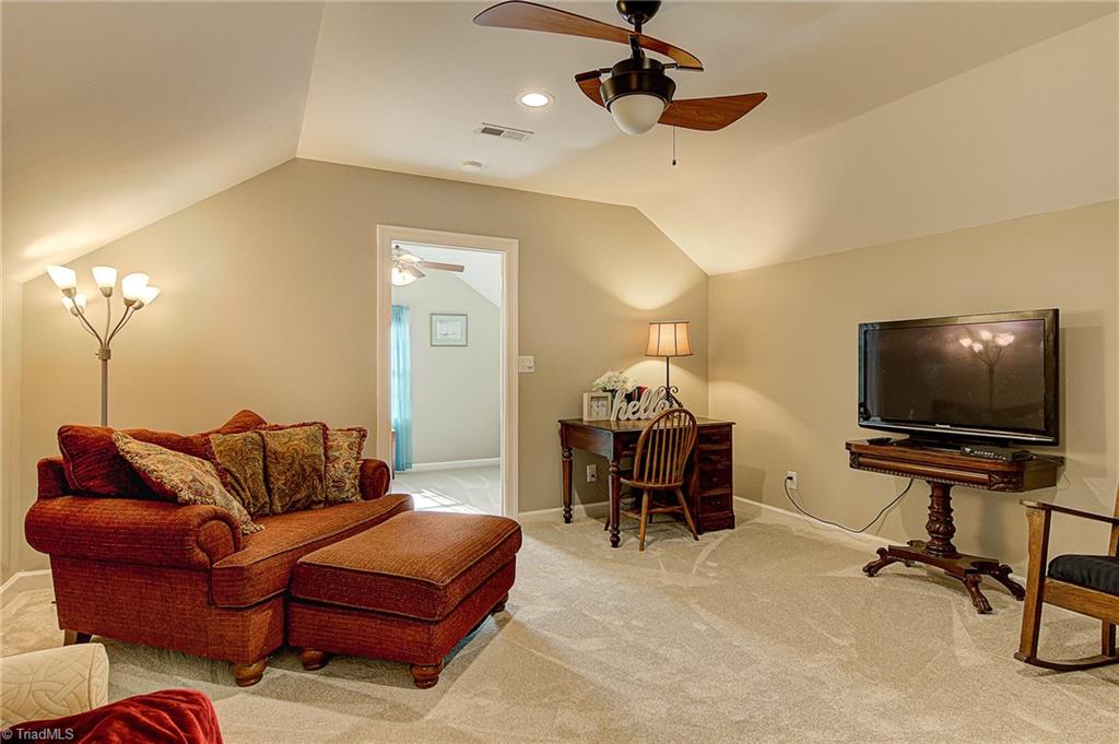 606 Hobbs Road Greensboro, NC 27403 - Photo 24 of 30 Gallery Image 24