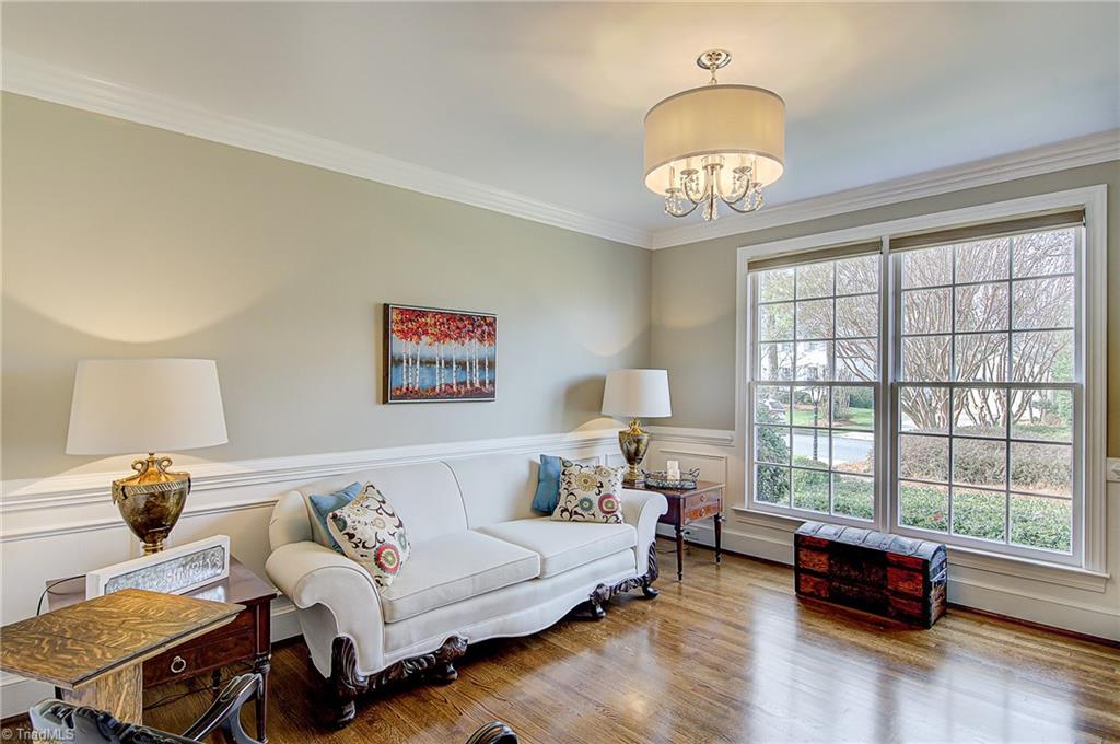 606 Hobbs Road Greensboro, NC 27403 - Photo 4 of 30 Gallery Image 4