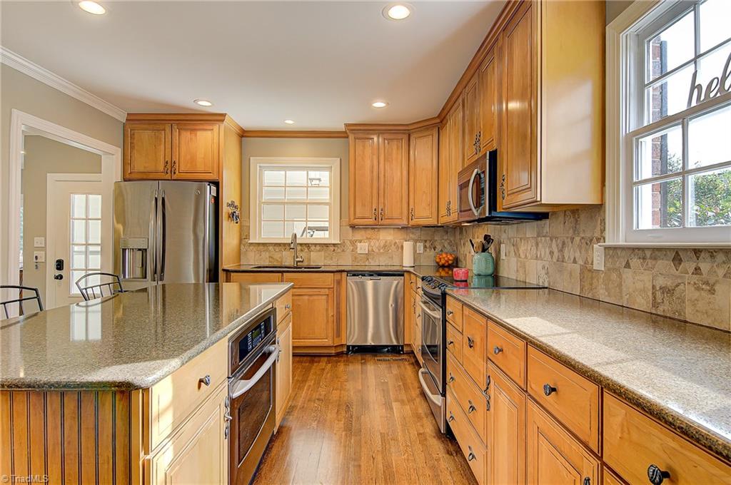 606 Hobbs Road Greensboro, NC 27403 - Photo 6 of 30 Gallery Image 6