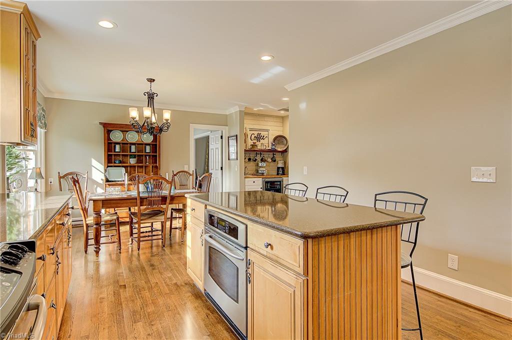 606 Hobbs Road Greensboro, NC 27403 - Photo 9 of 30 Gallery Image 9