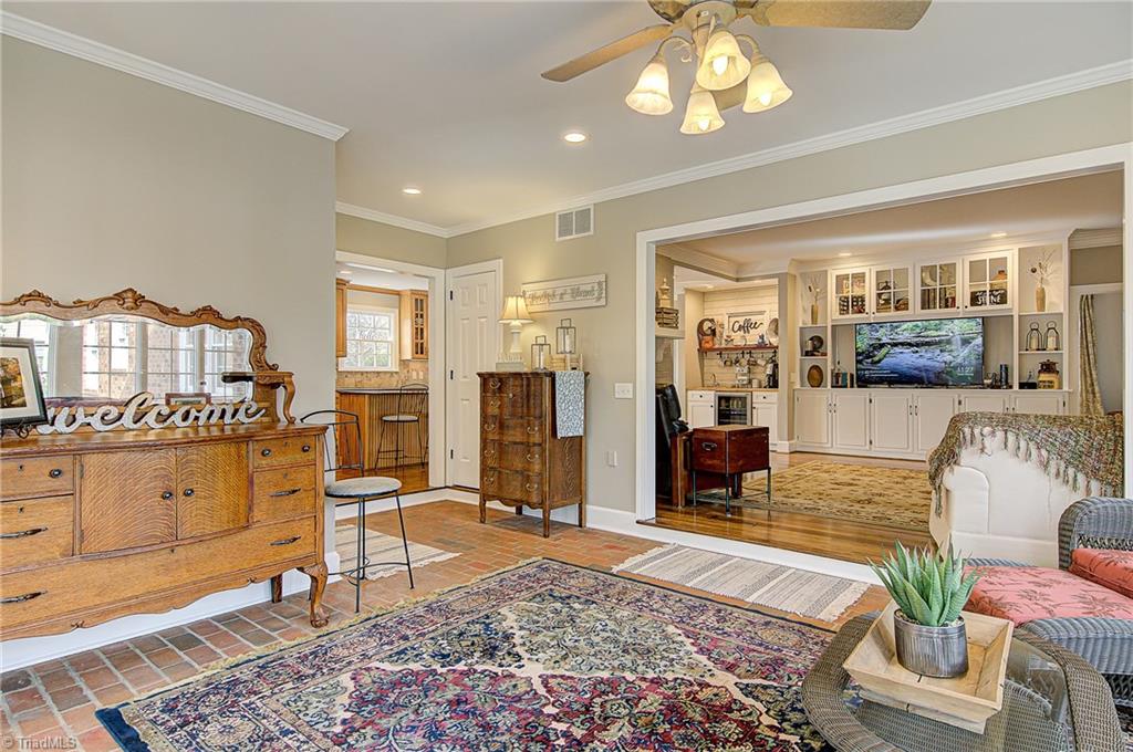 606 Hobbs Road Greensboro, NC 27403 - Photo 10 of 30 Gallery Image 10