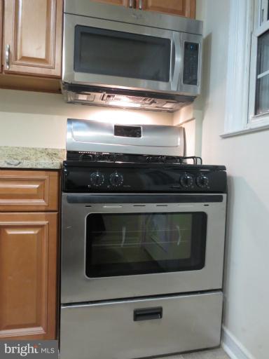 5906 Falkirk Road Baltimore, MD 21239 - Photo 6 of 18 New gas range