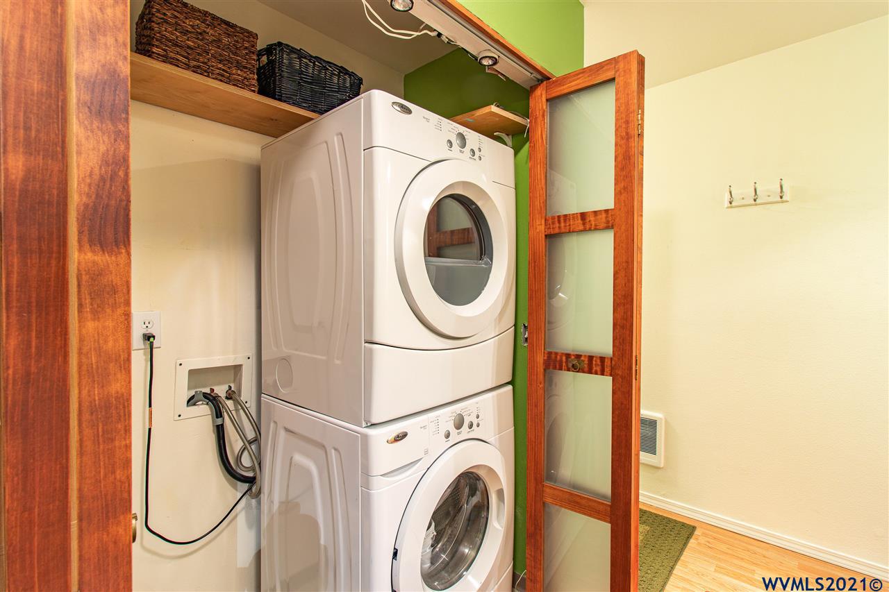 5156 Southwest Multnomah Boulevard Portland, OR 97219 - Photo 23 of 25 Gallery Image 23