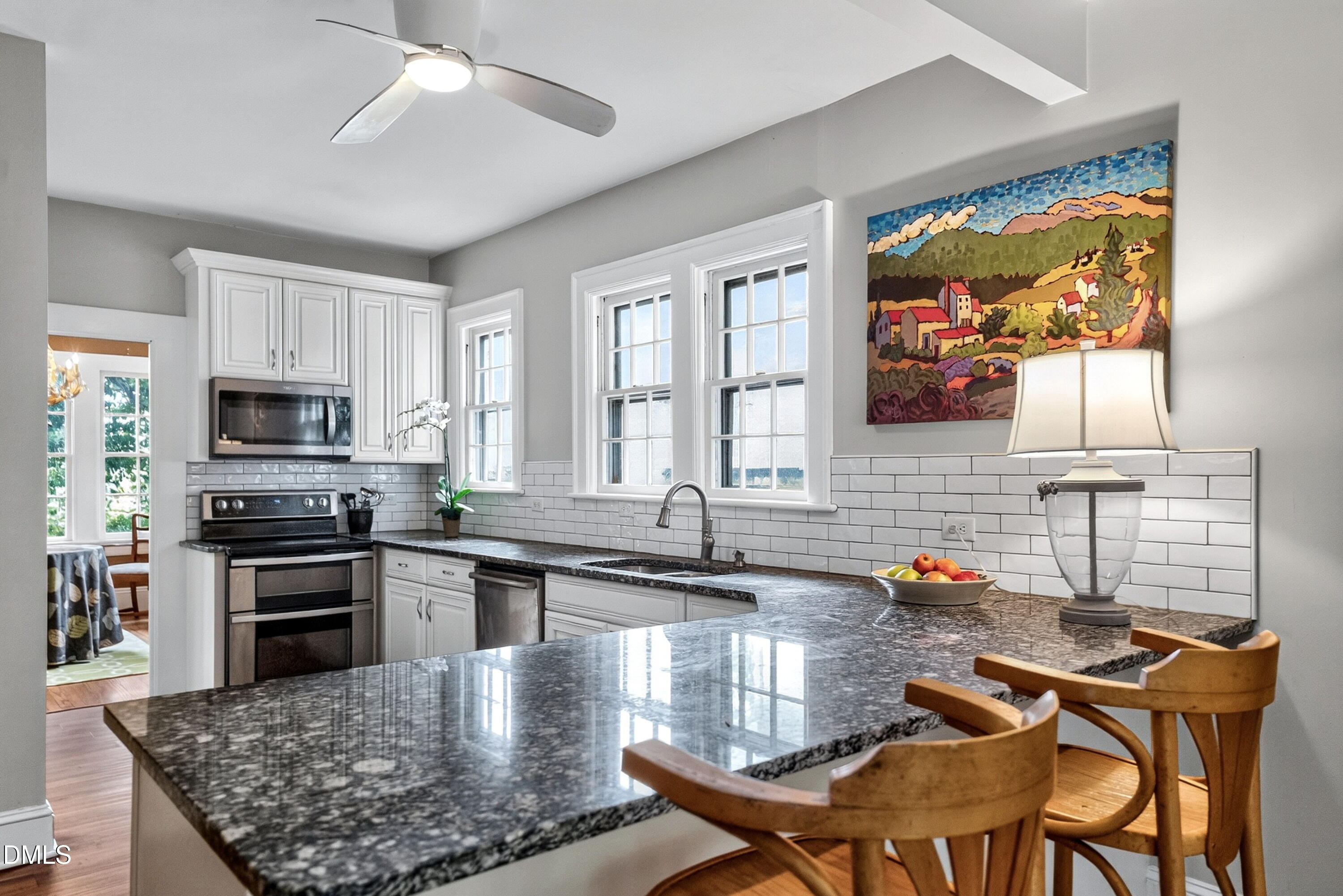 306 Hillcrest Road Raleigh, NC 27605 - Photo 4 of 27 virtual-tour-158496-photo-17816419567135