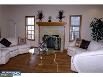 524 Creek Road Moorestown, NJ 08057 - Photo 4 of 11 Living Room