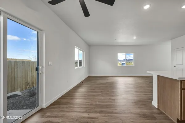 $393,617 | 260 Green Lane, Dayton, NV 89403