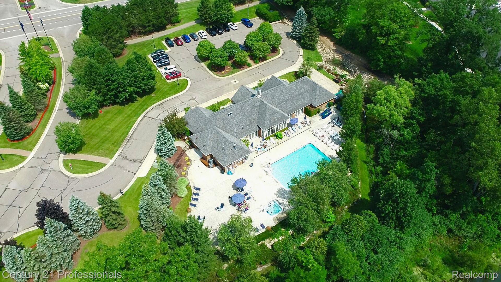 5076 Belmonte Drive, Unit 2 Rochester, MI 48306 - Photo 68 of 68 Image34.jpg