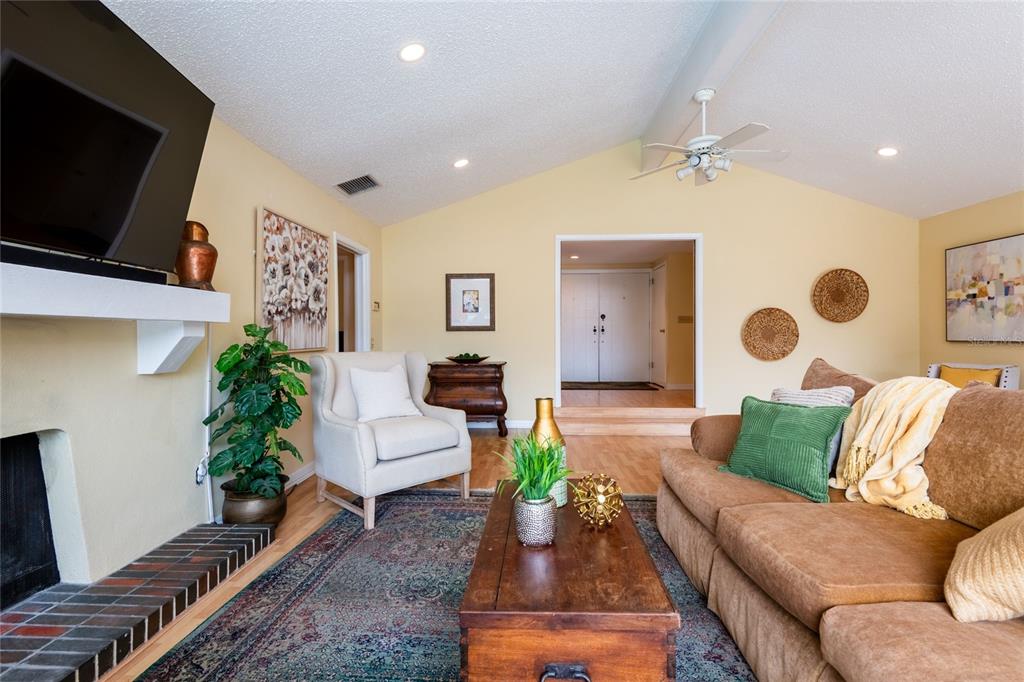 3605 Schefflera Road Tampa, FL 33618 - Photo 8 of 49