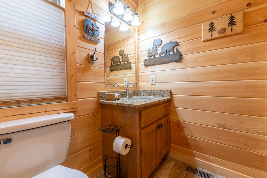 101 Abbygale Road Murphy, NC 28906 - Photo 20 of 44 Guest bathroom