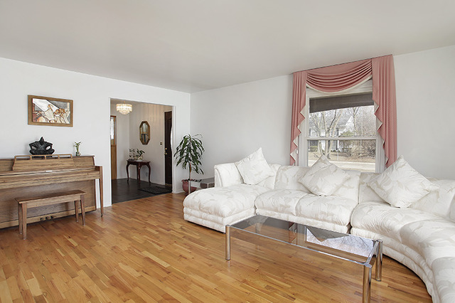 300 Lee Road Northbrook, IL 60062 - Photo 5 of 19 a living room with furniture and a wooden floor