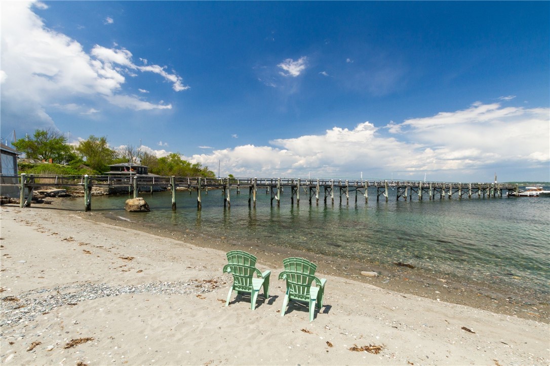 90 Racquet Road Jamestown, RI 02835 - Photo 11 of 43