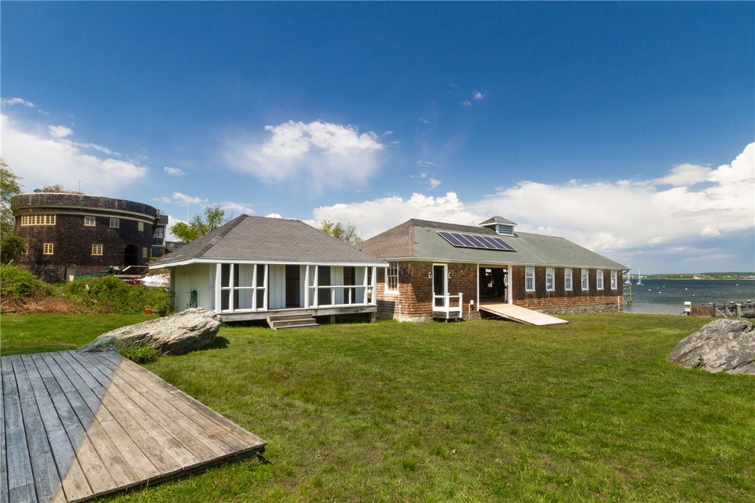 90 Racquet Road Jamestown, RI 02835 - Photo 14 of 43