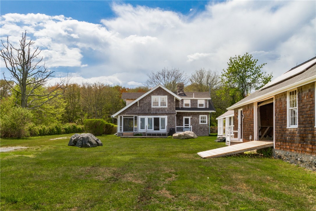 90 Racquet Road Jamestown, RI 02835 - Photo 16 of 43