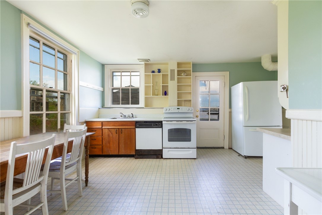 90 Racquet Road Jamestown, RI 02835 - Photo 27 of 43