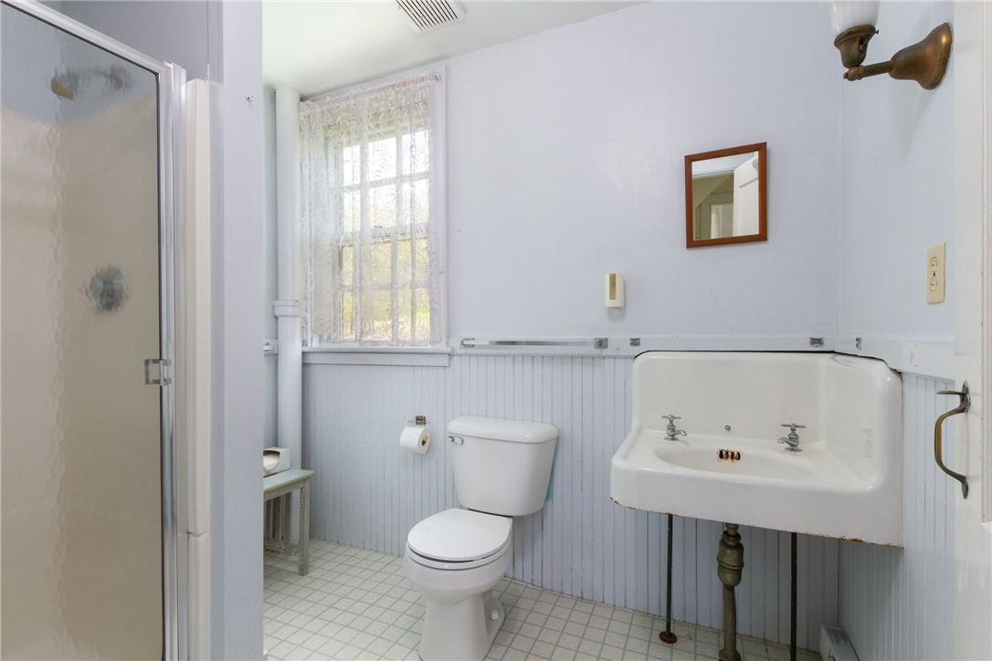 90 Racquet Road Jamestown, RI 02835 - Photo 28 of 43