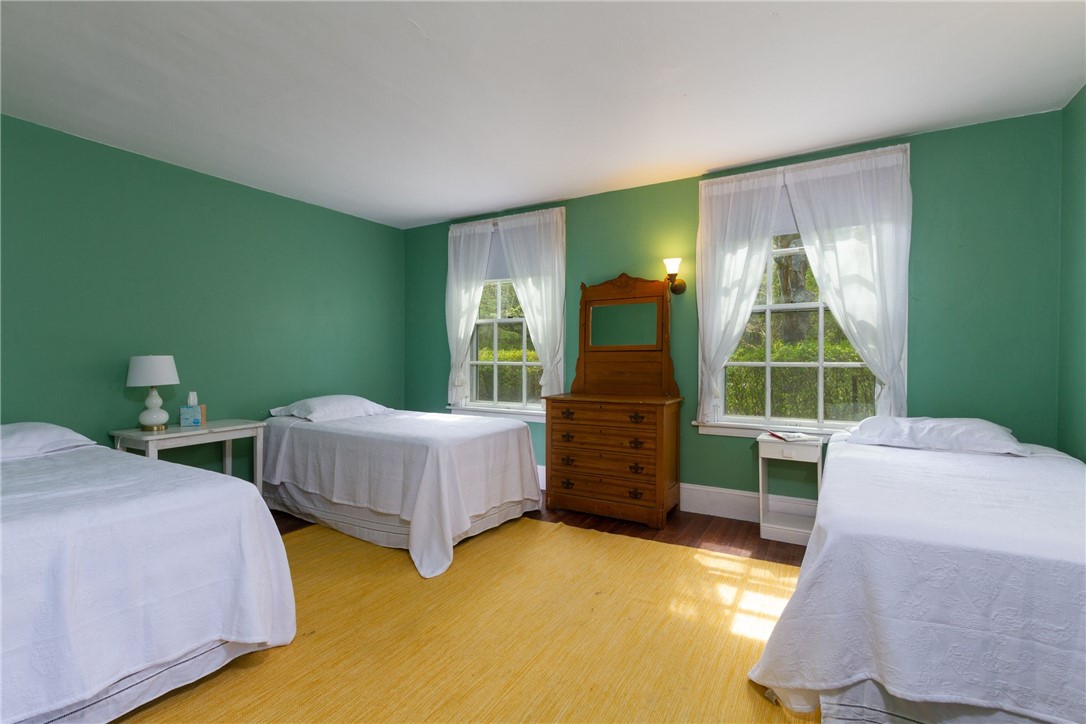 90 Racquet Road Jamestown, RI 02835 - Photo 29 of 43