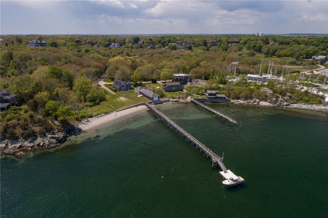 90 Racquet Road Jamestown, RI 02835 - Photo 3 of 43