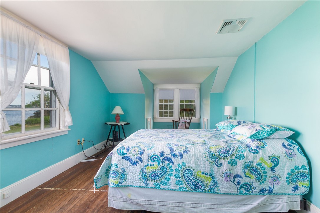 90 Racquet Road Jamestown, RI 02835 - Photo 31 of 43