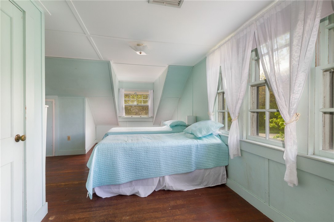 90 Racquet Road Jamestown, RI 02835 - Photo 34 of 43