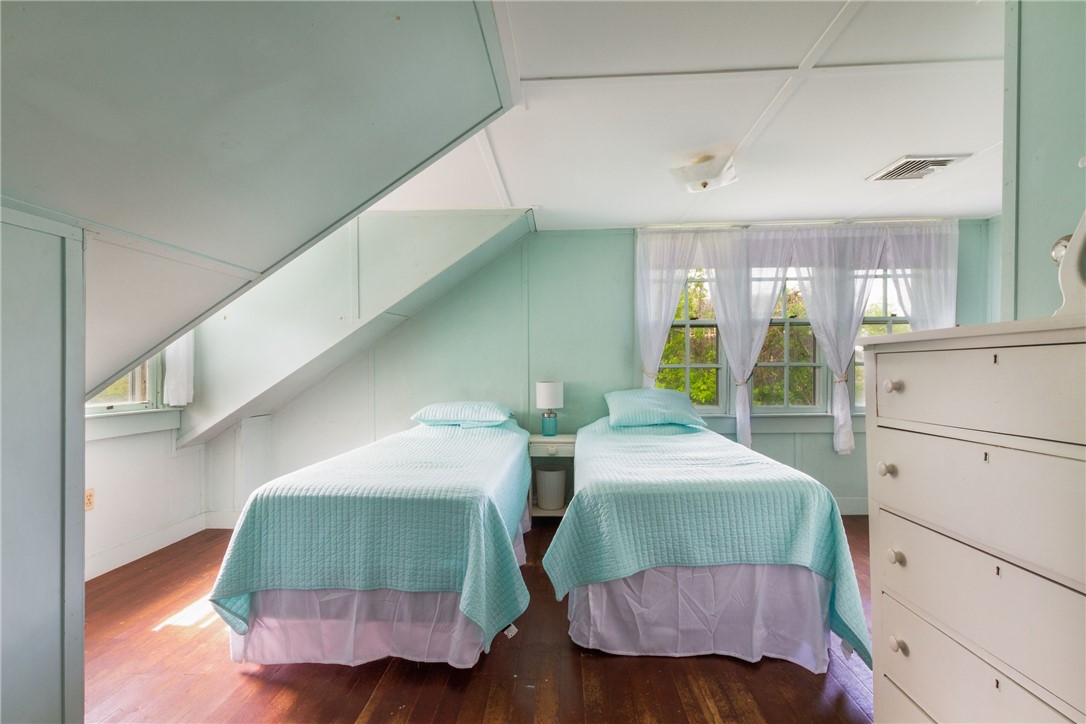 90 Racquet Road Jamestown, RI 02835 - Photo 35 of 43