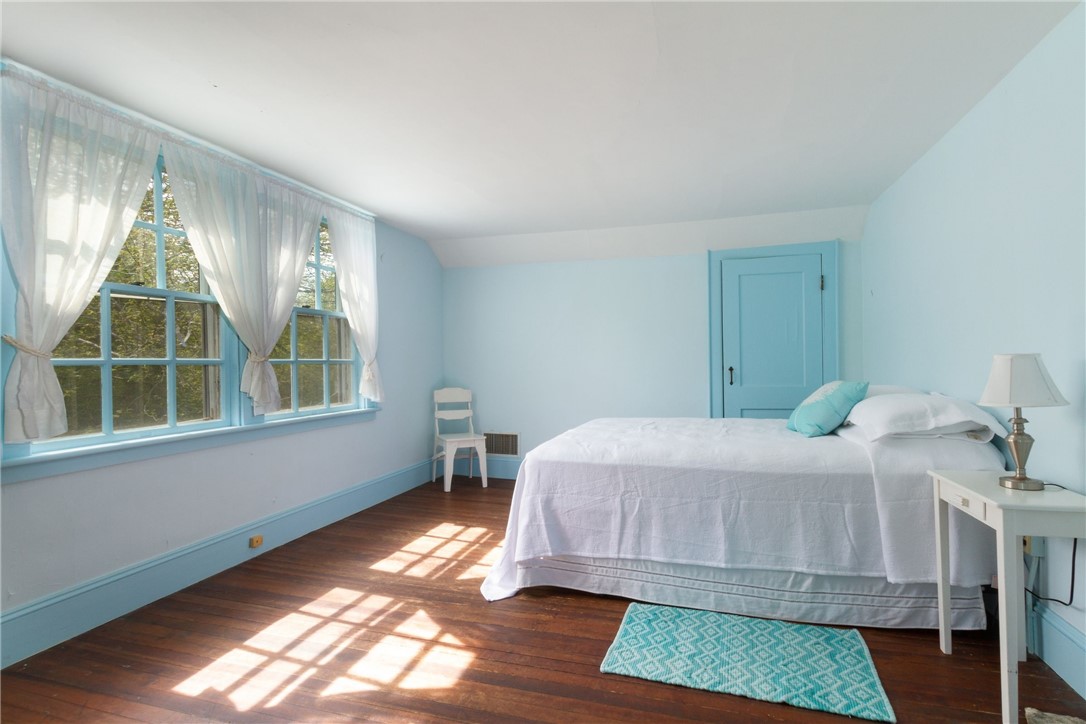 90 Racquet Road Jamestown, RI 02835 - Photo 37 of 43