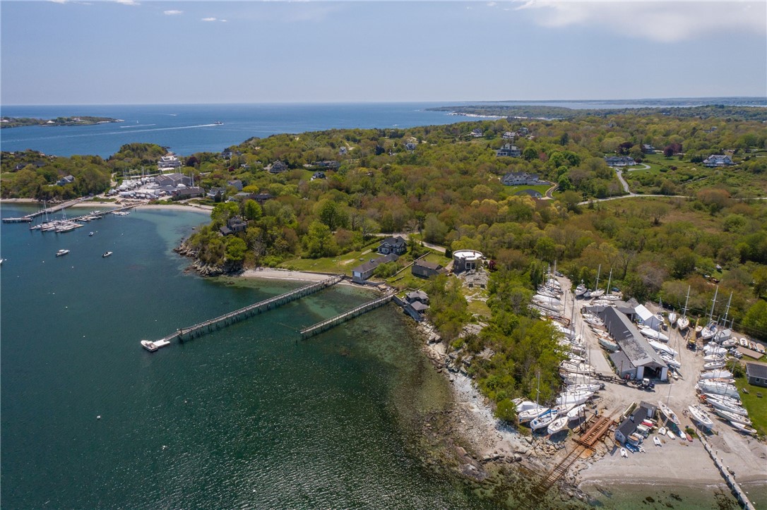 90 Racquet Road Jamestown, RI 02835 - Photo 5 of 43