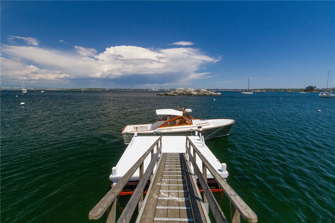 90 Racquet Road Jamestown, RI 02835 - Photo 8 of 43