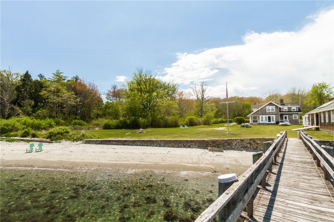 90 Racquet Road Jamestown, RI 02835 - Photo 9 of 43