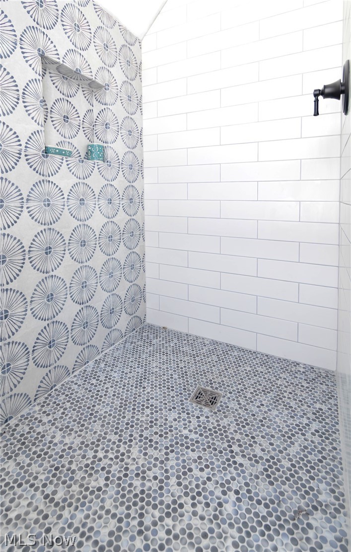 18919 Ravenna Road Chagrin Falls, OH 44023 - Photo 26 of 48 Custom tiled shower in Bathroom of Bedroom 4