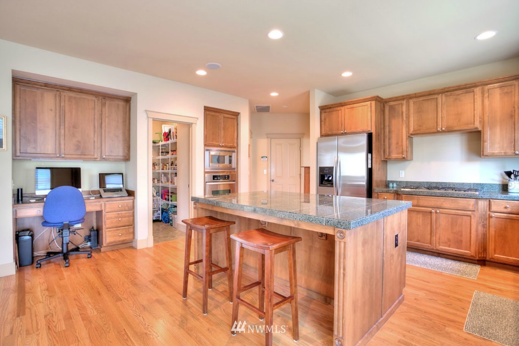 18521 38th Drive Southeast Bothell, WA 98012 - Photo 11 of 25 Gallery Image 11