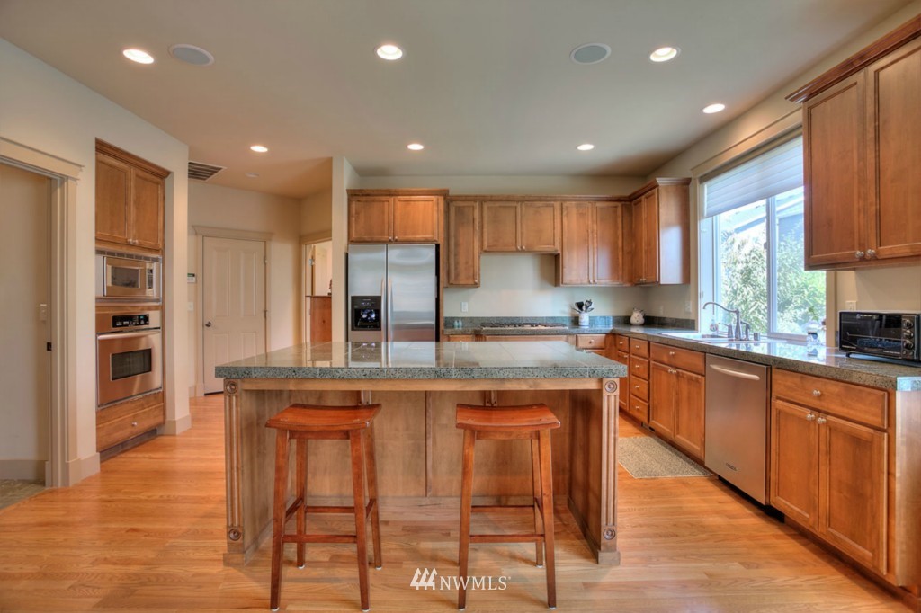 18521 38th Drive Southeast Bothell, WA 98012 - Photo 14 of 25 Gallery Image 14