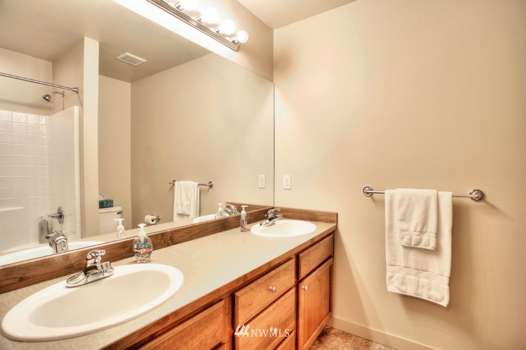 18521 38th Drive Southeast Bothell, WA 98012 - Photo 21 of 25 Gallery Image 21