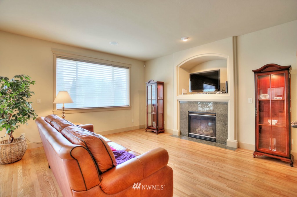 18521 38th Drive Southeast Bothell, WA 98012 - Photo 8 of 25 Gallery Image 8