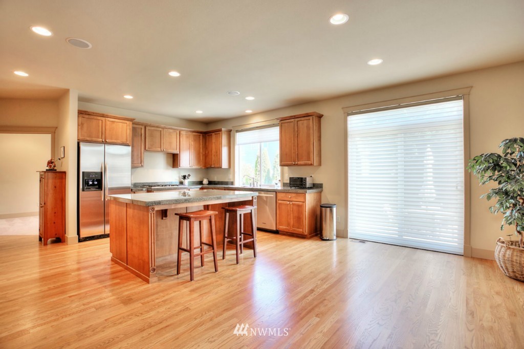 18521 38th Drive Southeast Bothell, WA 98012 - Photo 9 of 25 Gallery Image 9