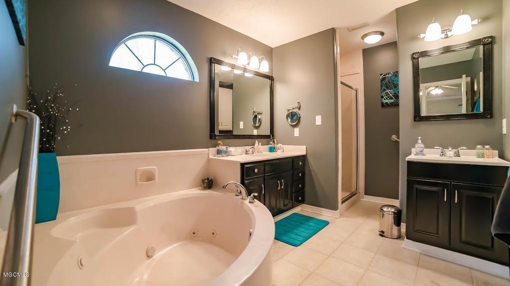 7904 Martin Bluff Road Gautier, MS 39553 - Photo 18 of 30 MB Master Bathroom