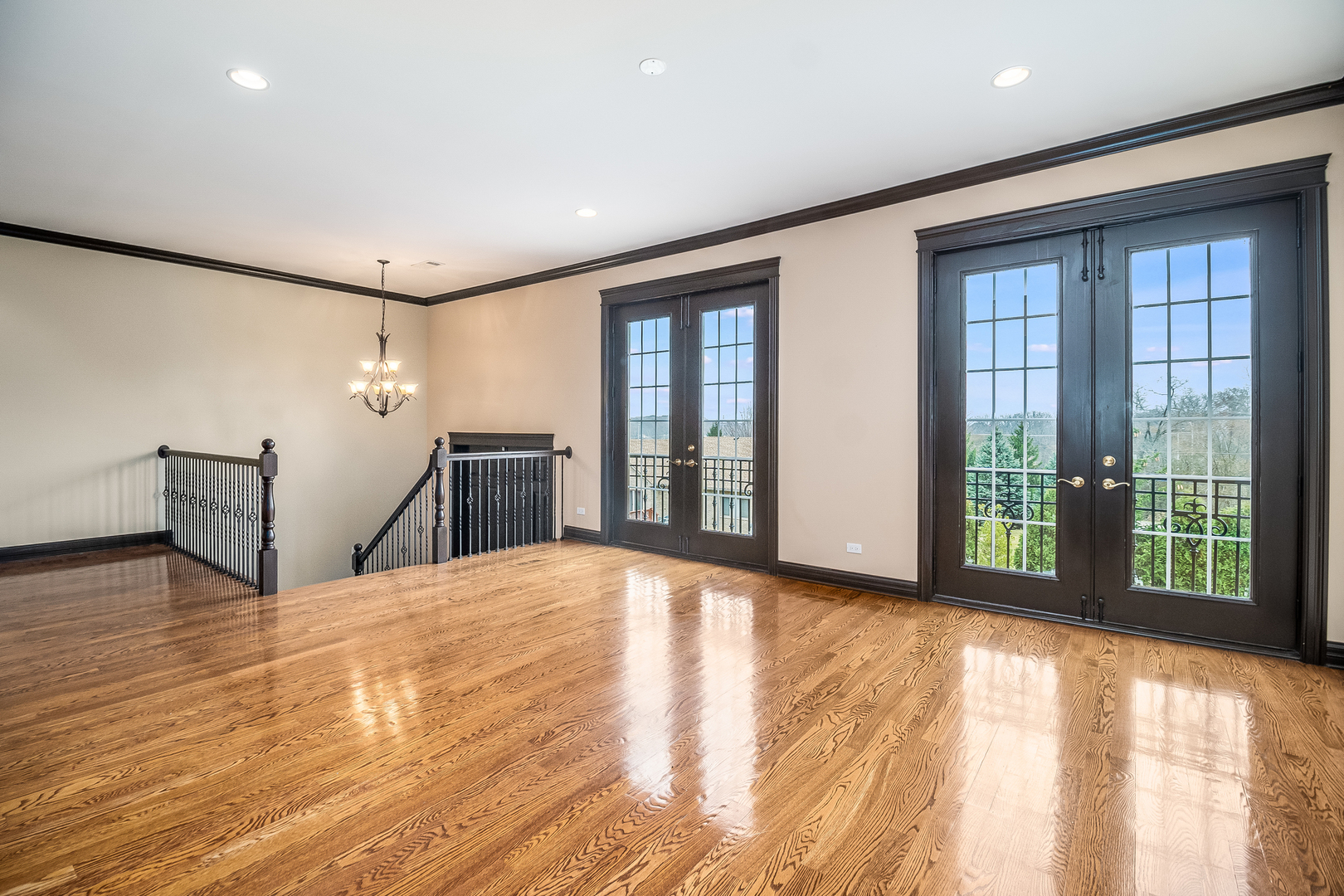 16W560 Bluff Road, Unit 16W540 Willowbrook, IL 60527 - Photo 3 of 39 Gallery Image 3